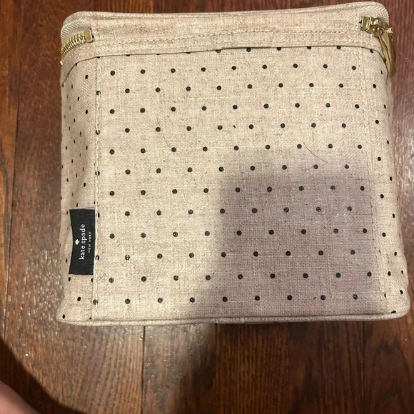 Kate Spade Lunch Bag “out To Lunch” Coated tote - Picture 3 of 6